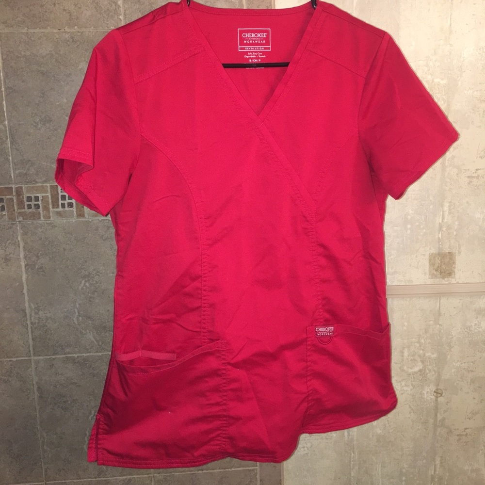 Cherokee scrub top